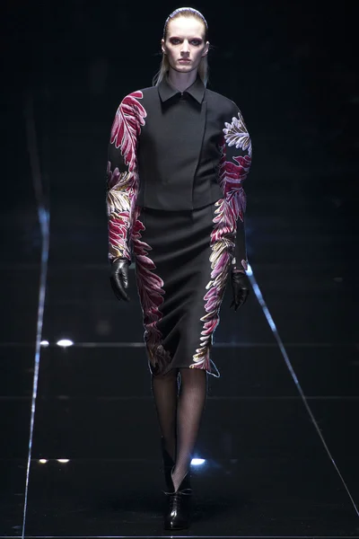 Look 1